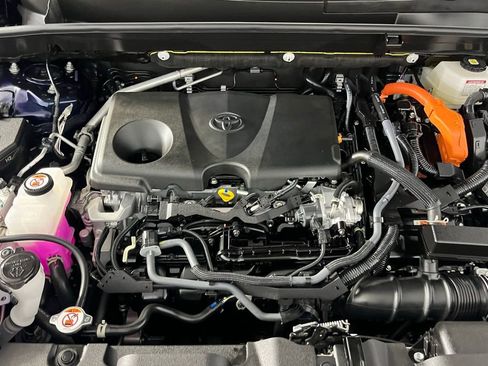 Used 2024 Toyota Venza LE image 35