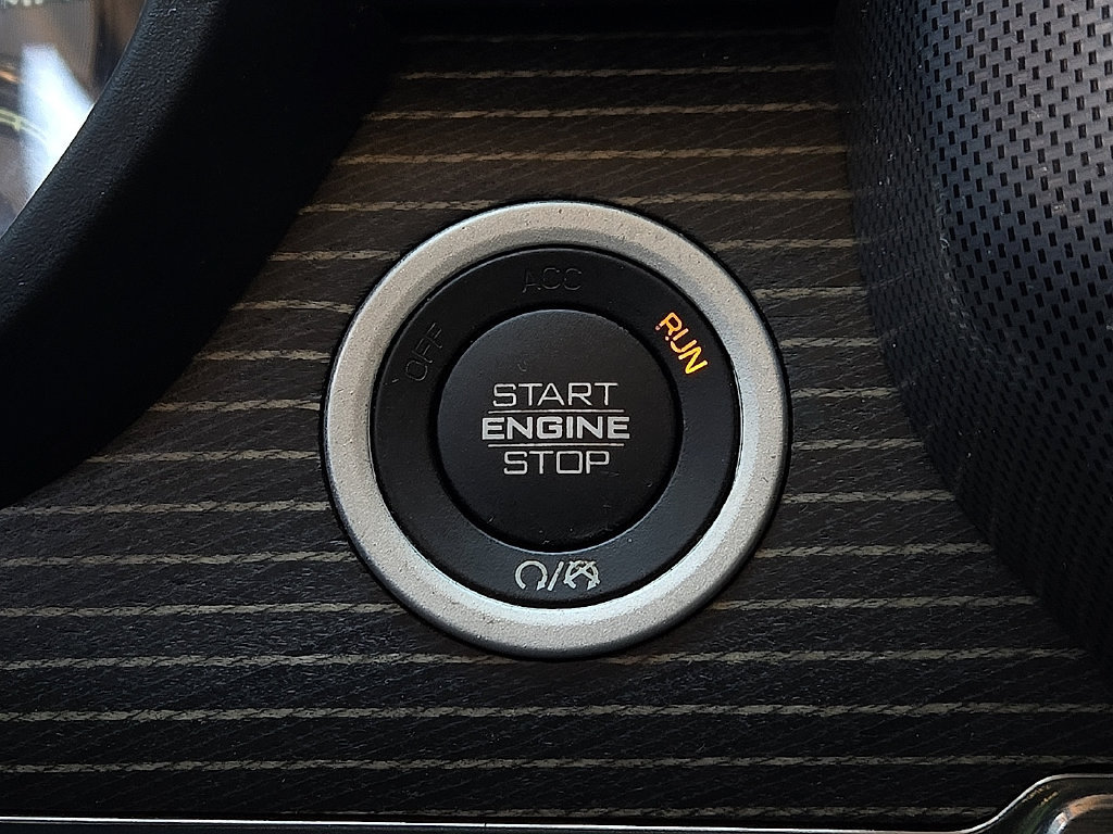 Used 2019 RAM 1500 Limited AWD/4WD image 16