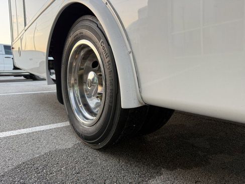 Used 2021 Ford F550 2WD Regular Cab Super Duty image 12