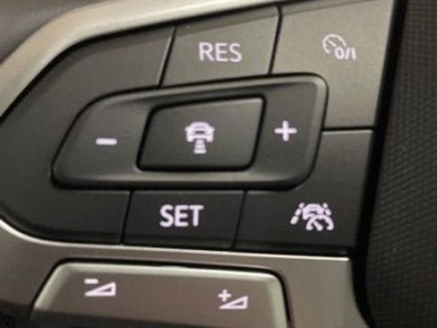 New 2026 Volkswagen Atlas Cross Sport SEL Premium R-Line AWD/4WD image 18