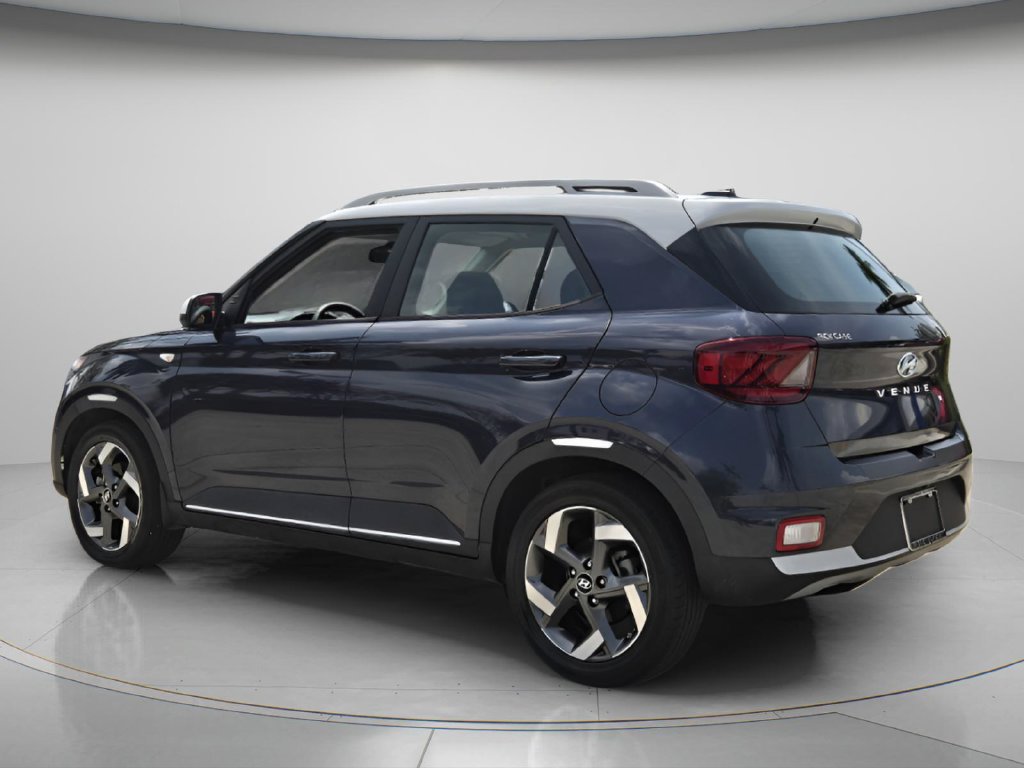 Used 2023 Hyundai Venue Limited FWD image 8