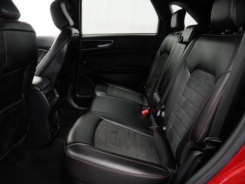 Used 2021 Ford Edge ST-Line FWD image 12