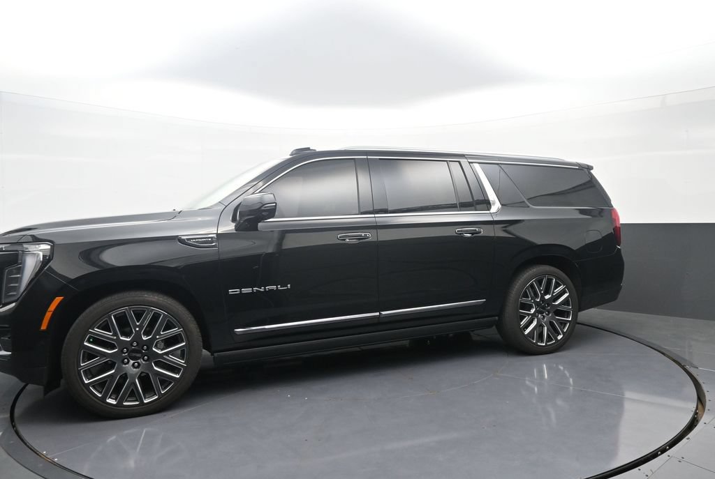 Used 2025 GMC Yukon XL Denali Ultimate w/ LPO, Floor Liner Package AWD/4WD image 4