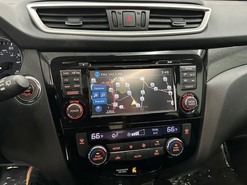 Used 2015 Nissan Rogue SL w/ SL Premium Package FWD image 14