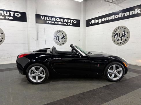 Used 2006 Pontiac Solstice Convertible w/ Premium Package image 2