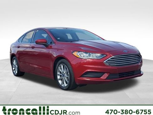 Used 2017 Ford Fusion SE w/ Fusion SE Technology Package image 1