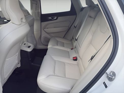 New 2026 Volvo XC60 T8 Ultra w/ Protection Package Premier image 10