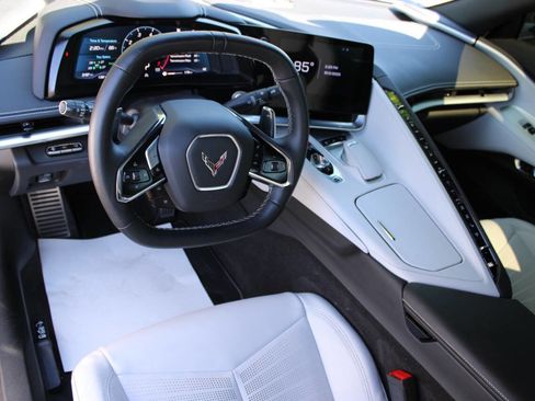 Used 2024 Chevrolet Corvette Stingray Preferred Cpe w/ Z51 Performance Package image 9