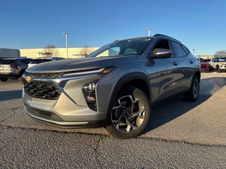 Used 2025 Chevrolet Trax LT 360° Tour