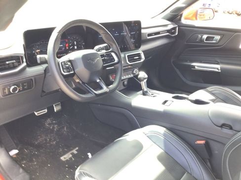 Used 2025 Ford Mustang GT Premium RWD image 12