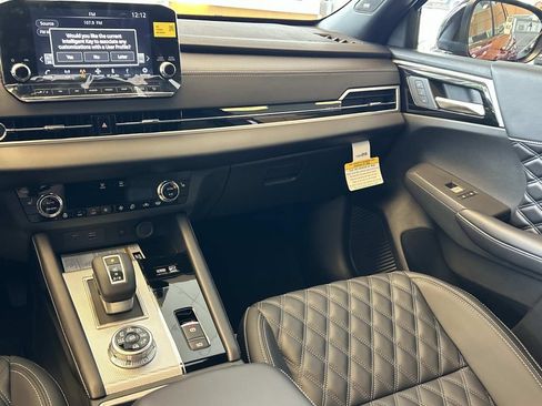 New 2026 Nissan Rogue Platinum AWD/4WD image 25