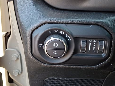 Used 2022 Jeep Gladiator Willys image 26