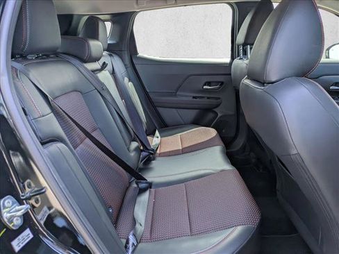 Used 2025 Nissan Kicks SR FWD image 18