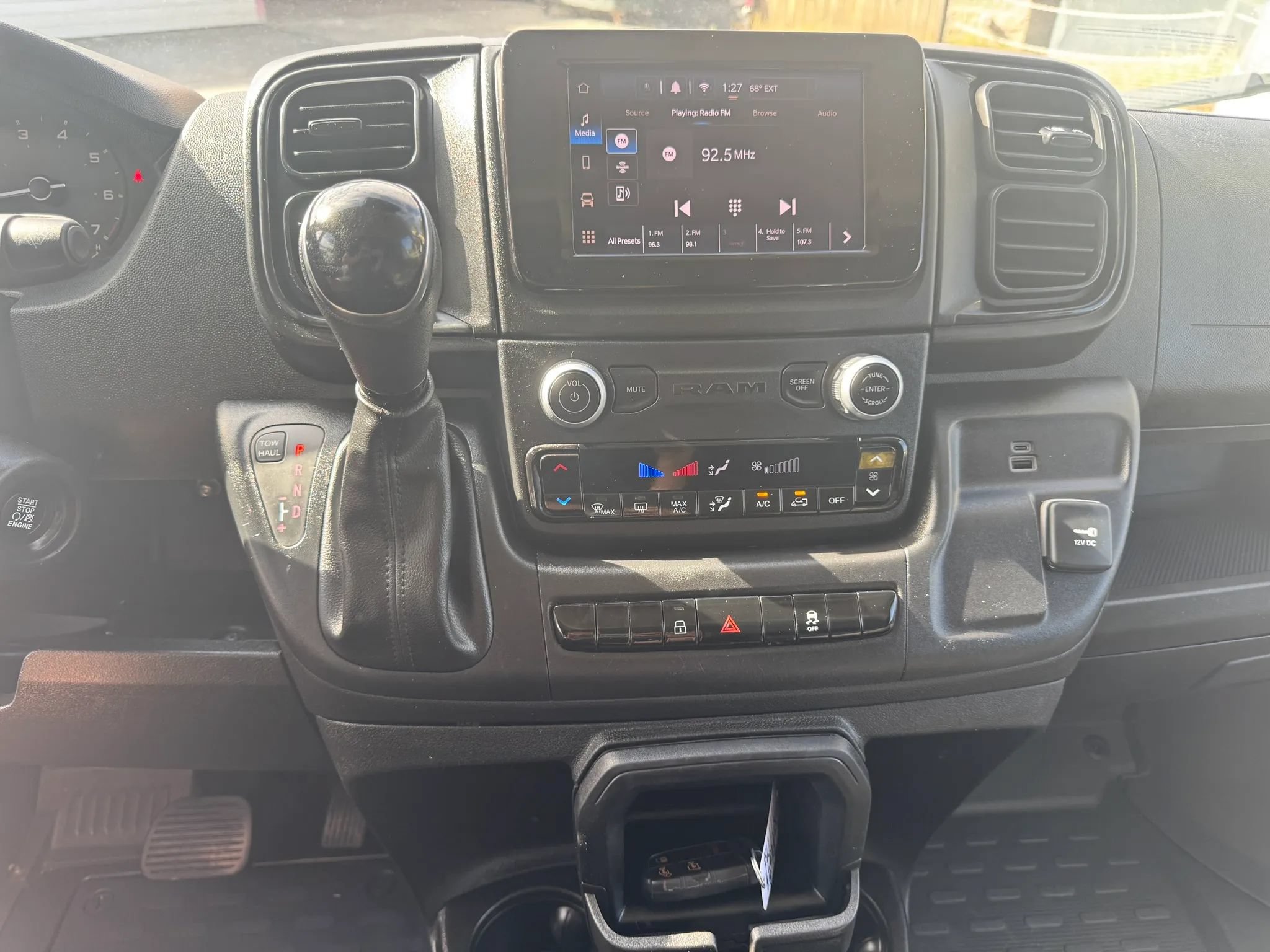 Used 2025 RAM ProMaster 2500 w/ Convenience Group FWD image 15