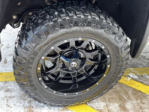 Used 2020 Chevrolet Silverado 2500 LT w/ Convenience Package image 12