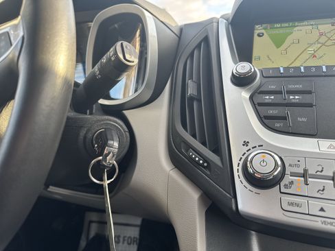 Used 2017 Chevrolet Equinox Premier w/ Enhanced Convenience Package image 17