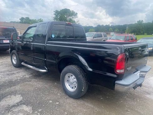 Used 2003 Ford F250 XLT image 3