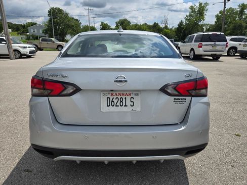 Used 2021 Nissan Versa SV FWD image 6