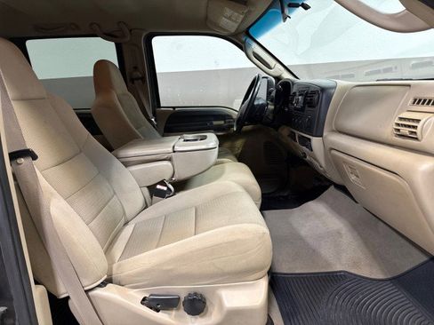 Used 2005 Ford F350 XLT image 50