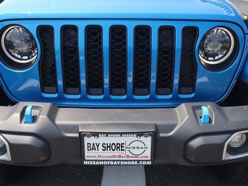 Used 2023 Jeep Wrangler Unlimited Sahara w/ Cold Weather Group AWD/4WD image 16