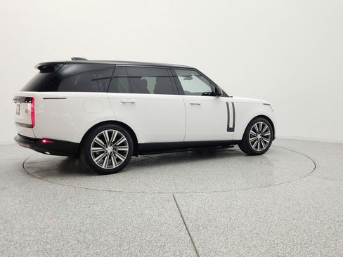 Used 2023 Land Rover Range Rover Long Wheelbase SE AWD/4WD image 5