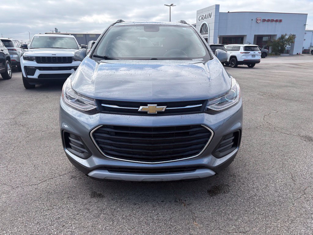 Used 2019 Chevrolet Trax LT w/ LT Convenience Package FWD image 2