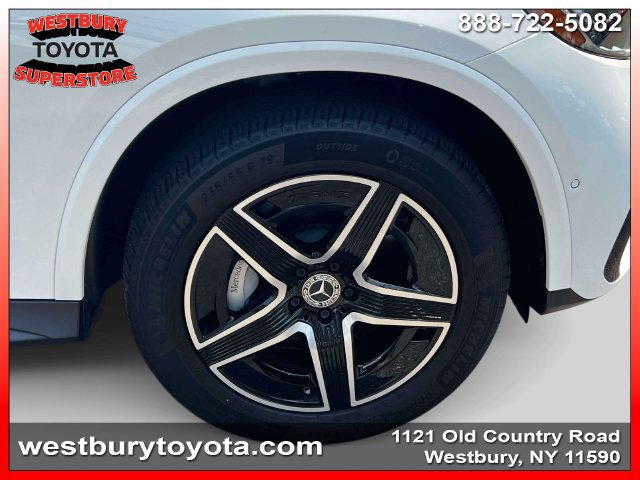 Used 2025 Mercedes-Benz GLC 300 4MATIC image 14