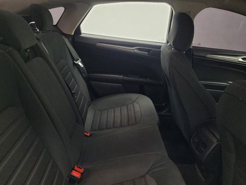 Used 2020 Ford Fusion SE image 19