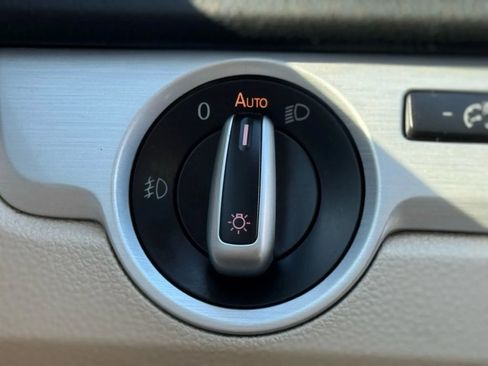 Used 2013 Volkswagen Passat TDI SE image 32