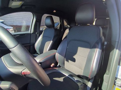 Used 2025 Ford Escape ST-Line FWD image 24
