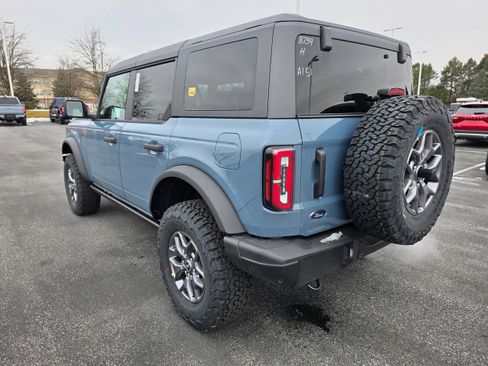 New 2025 Ford Bronco Badlands image 3