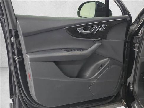 Used 2023 Audi Q7 2.0T Premium w/ Convenience Package image 12