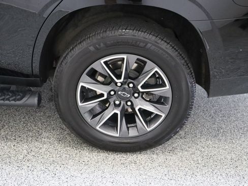 Used 2024 Chevrolet Tahoe Z71 w/ Z71 Off-Road Package AWD/4WD image 10