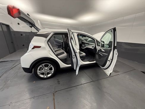 Used 2018 Chevrolet Bolt LT image 20