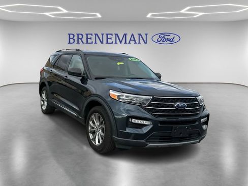 Used 2022 Ford Explorer XLT w/ Equipment Group 202A image 3