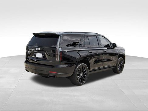 Certified 2026 Cadillac Escalade Platinum Sport w/ LPO, ONYX Package AWD/4WD image 4