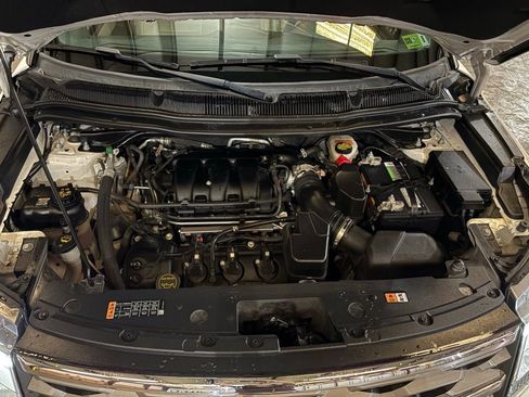 Used 2018 Ford Explorer XLT w/ Equipment Group 202A image 13