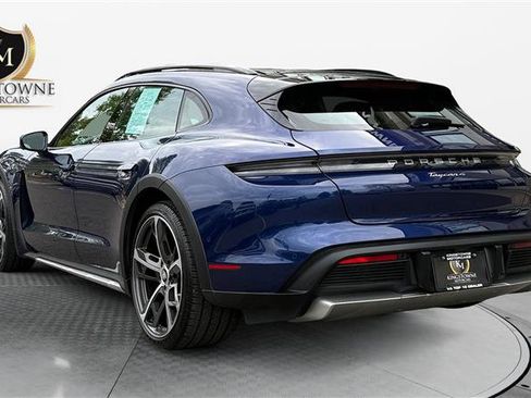 Used 2022 Porsche Taycan 4 Cross Turismo w/ Premium Package AWD/4WD image 3