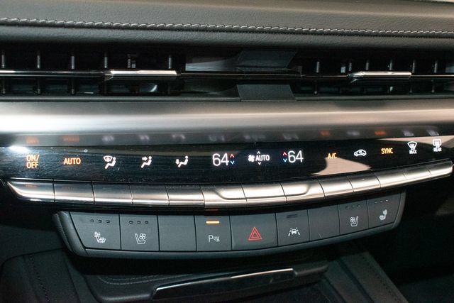 Used 2024 Cadillac XT4 Premium Luxury AWD/4WD image 32