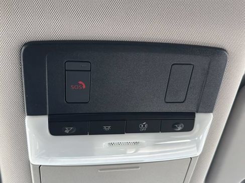 Used 2025 Nissan Rogue SV FWD image 23