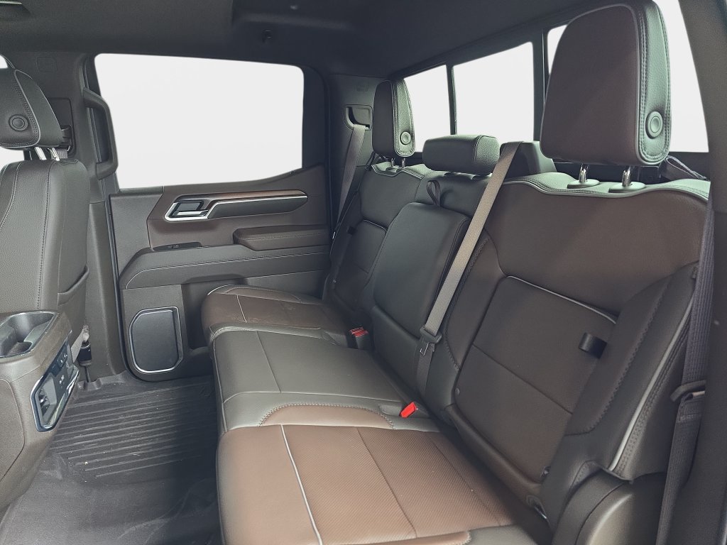 Used 2025 GMC Sierra 1500 Denali w/ Technology Package AWD/4WD image 14