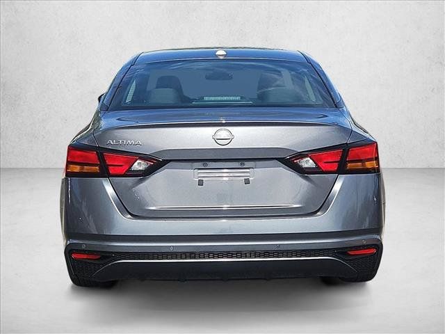 Used 2025 Nissan Altima 2.5 SV FWD image 8