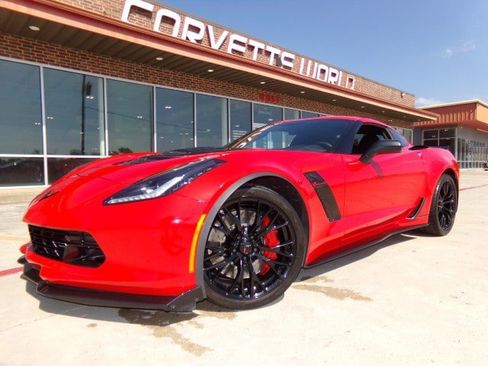 Used 2016 Chevrolet Corvette Z06 w/ 3LZ Preferred Equipment Group RWD image 1