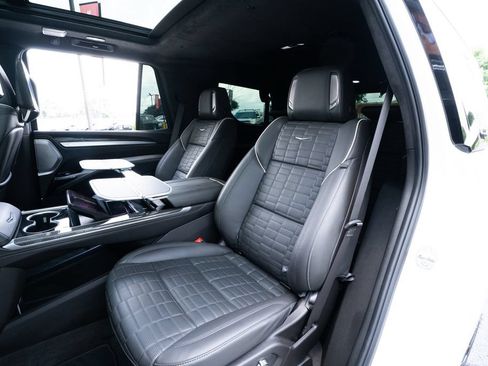 Used 2025 Cadillac Escalade V AWD/4WD image 46