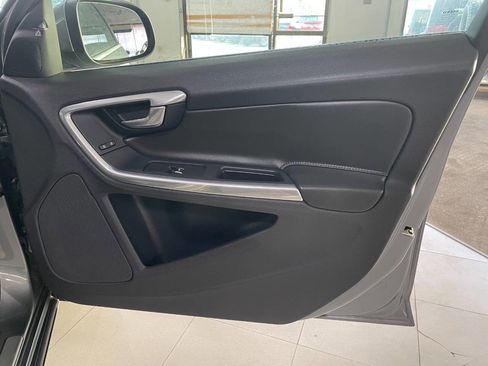 Used 2018 Volvo S60 T5 Inscription image 27