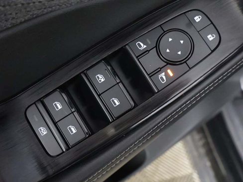 Used 2023 Nissan Rogue SV AWD/4WD image 34