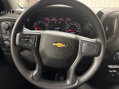 Used 2025 Chevrolet Silverado 1500 Custom image 17