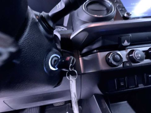 Used 2021 Toyota Tacoma SR5 image 17