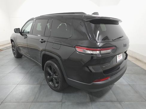 Used 2022 Jeep Grand Cherokee L Laredo image 3