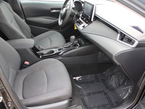 Used 2020 Toyota Corolla LE image 8